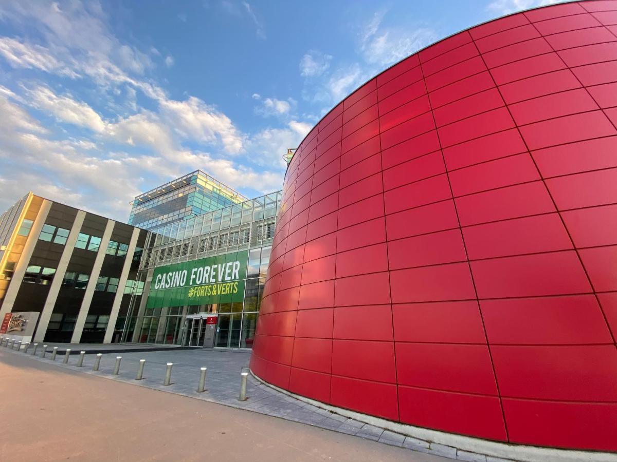 22 Chic & Cosy Grand Appart 92M2 Parking Gratuit Hypercentre Netflix Saint-Etienne  Exterior photo